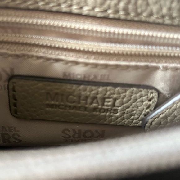 Michael Kors Sloan Small Shoulder Bag - Picture 13 of 16